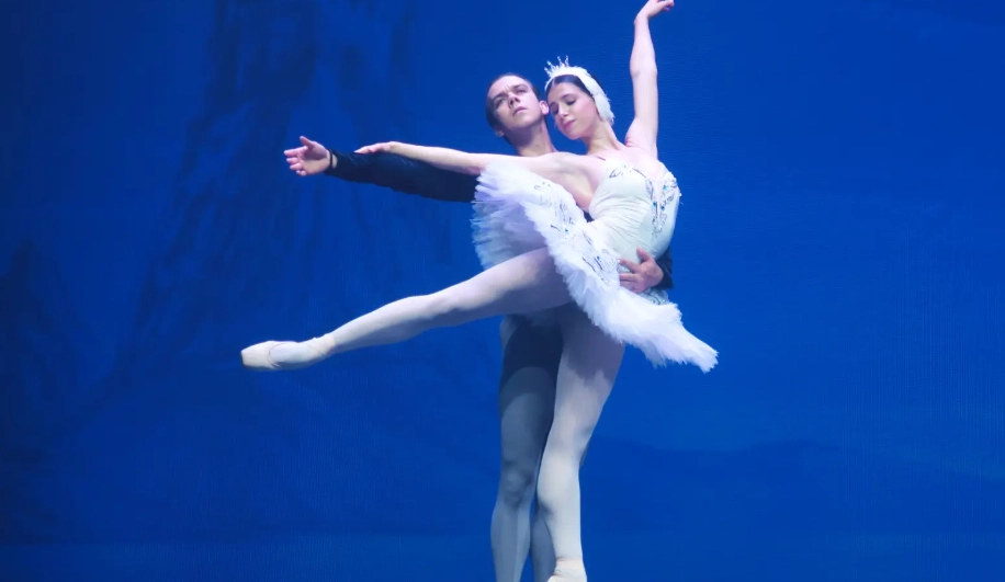 EL LAGO DE LOS CISNES -BALLET DE KIEV-